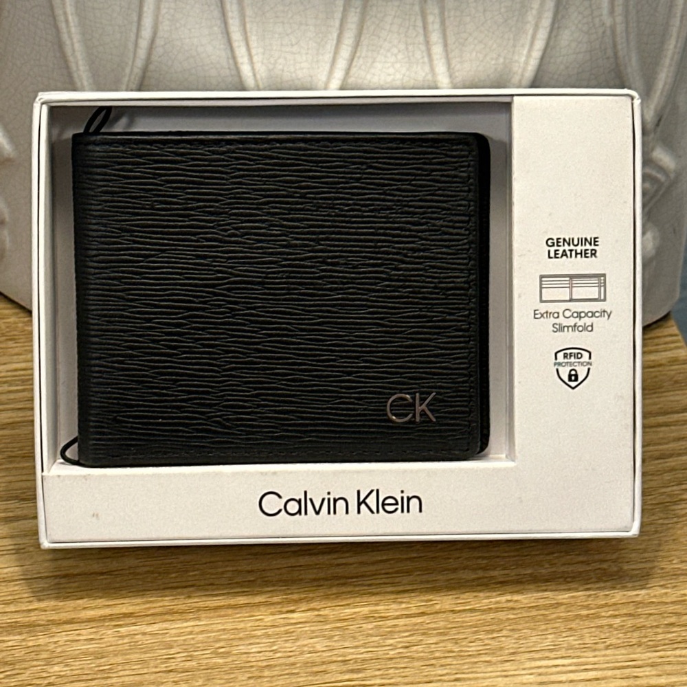 Men’s Leather Calvin Klein Wallet New In Box